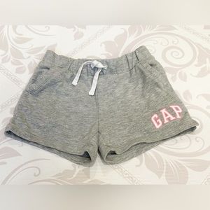 Girls Gap Logo Shorts in Heather Gray size Small (6-7)